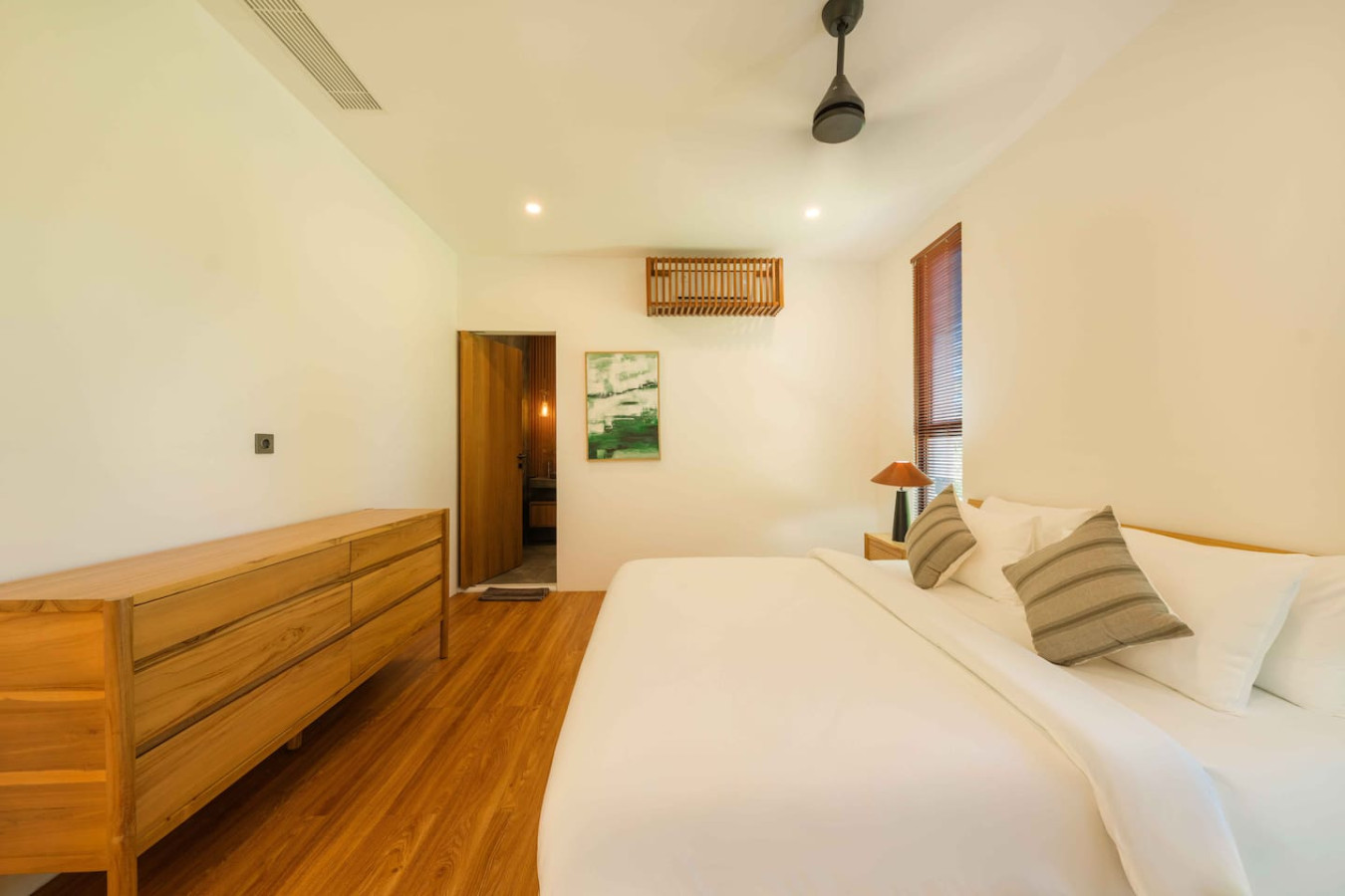 3BR Luxury Villa in Balangan with Private Pool 12