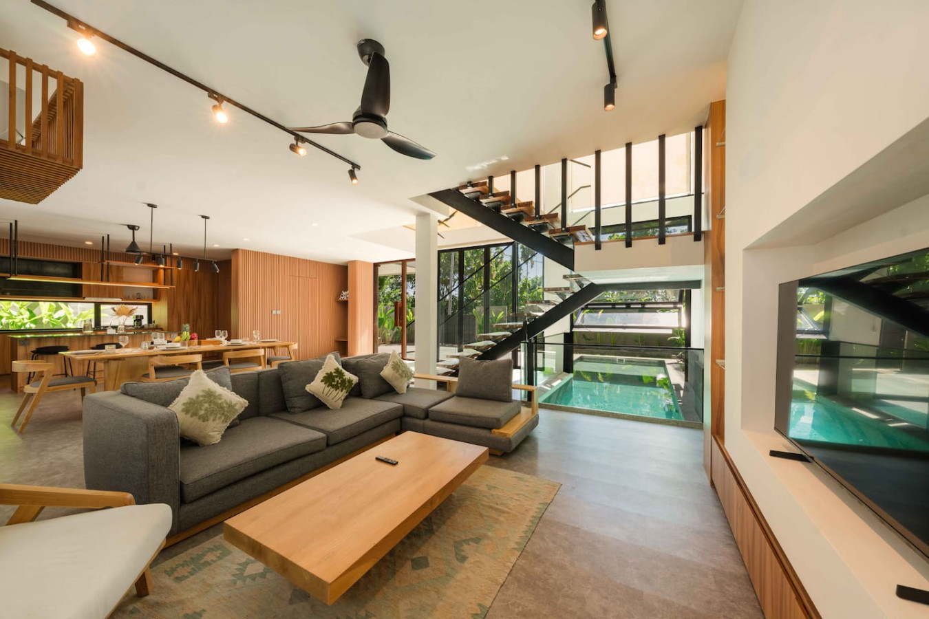 3BR Luxury Villa in Balangan with Private Pool 2