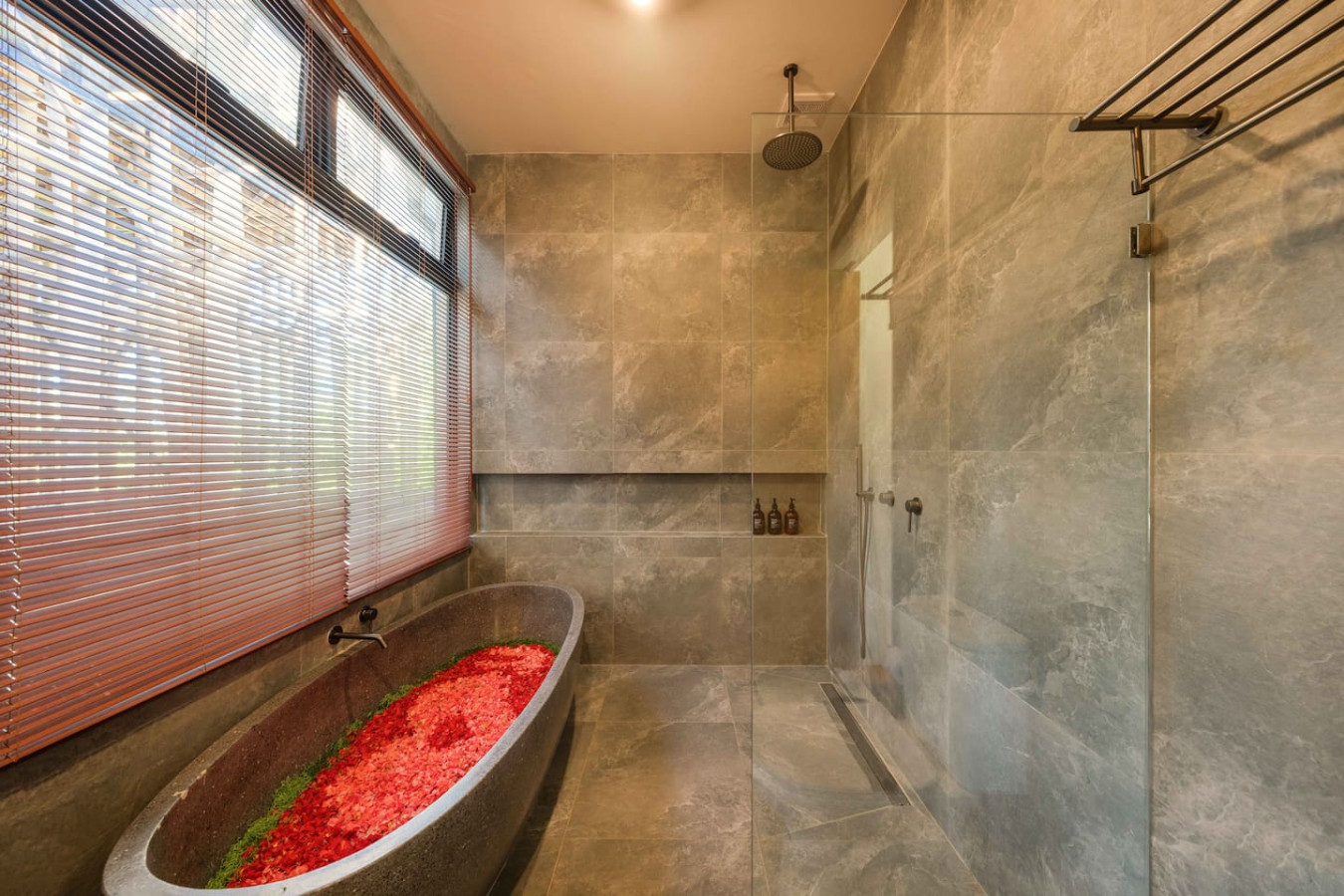 3BR Luxury Villa in Balangan with Private Pool 9