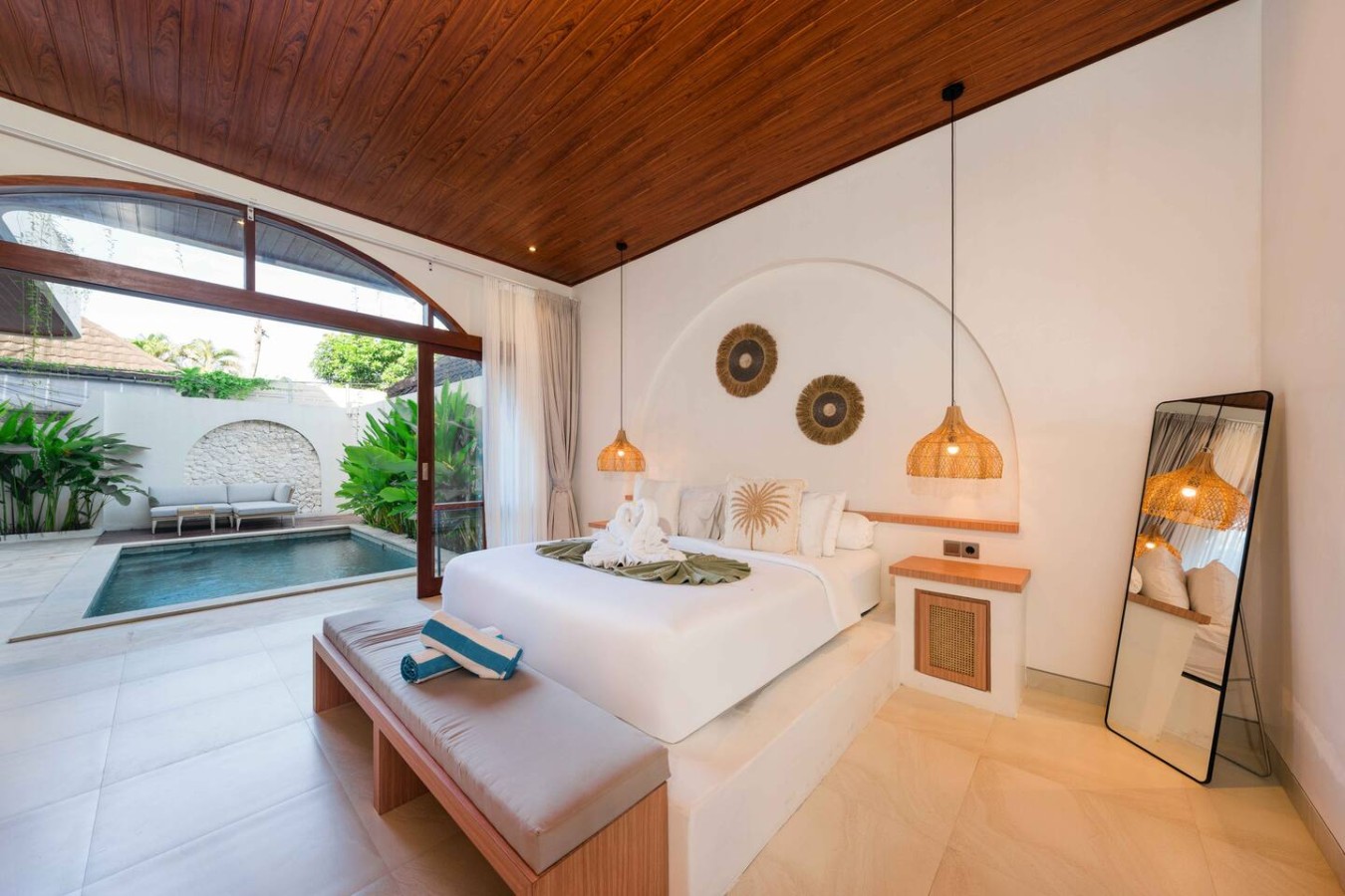 NUQ Seminyak - Spacious 3BR Pool Villa 3