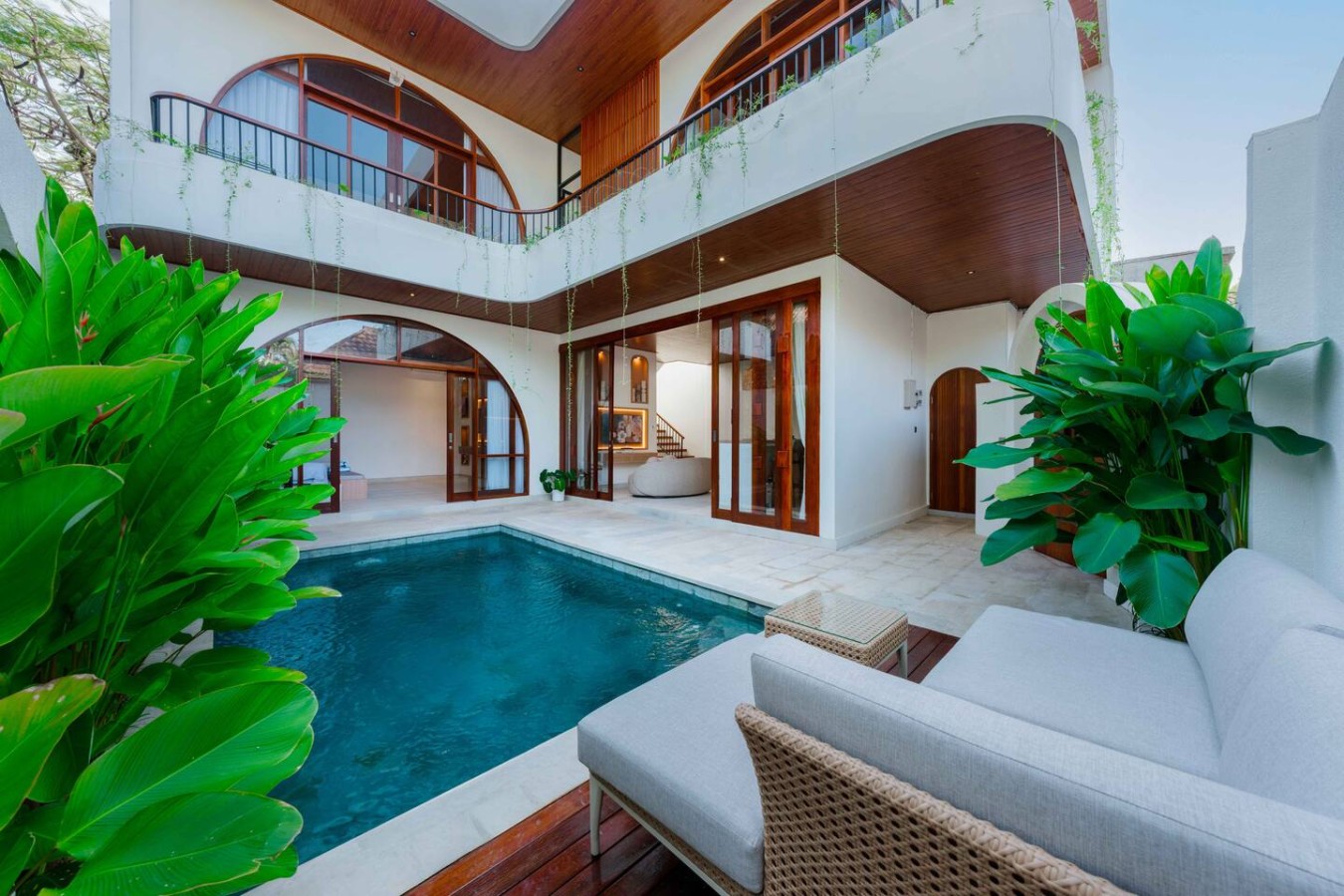 NUQ Seminyak - Spacious 3BR Pool Villa 37