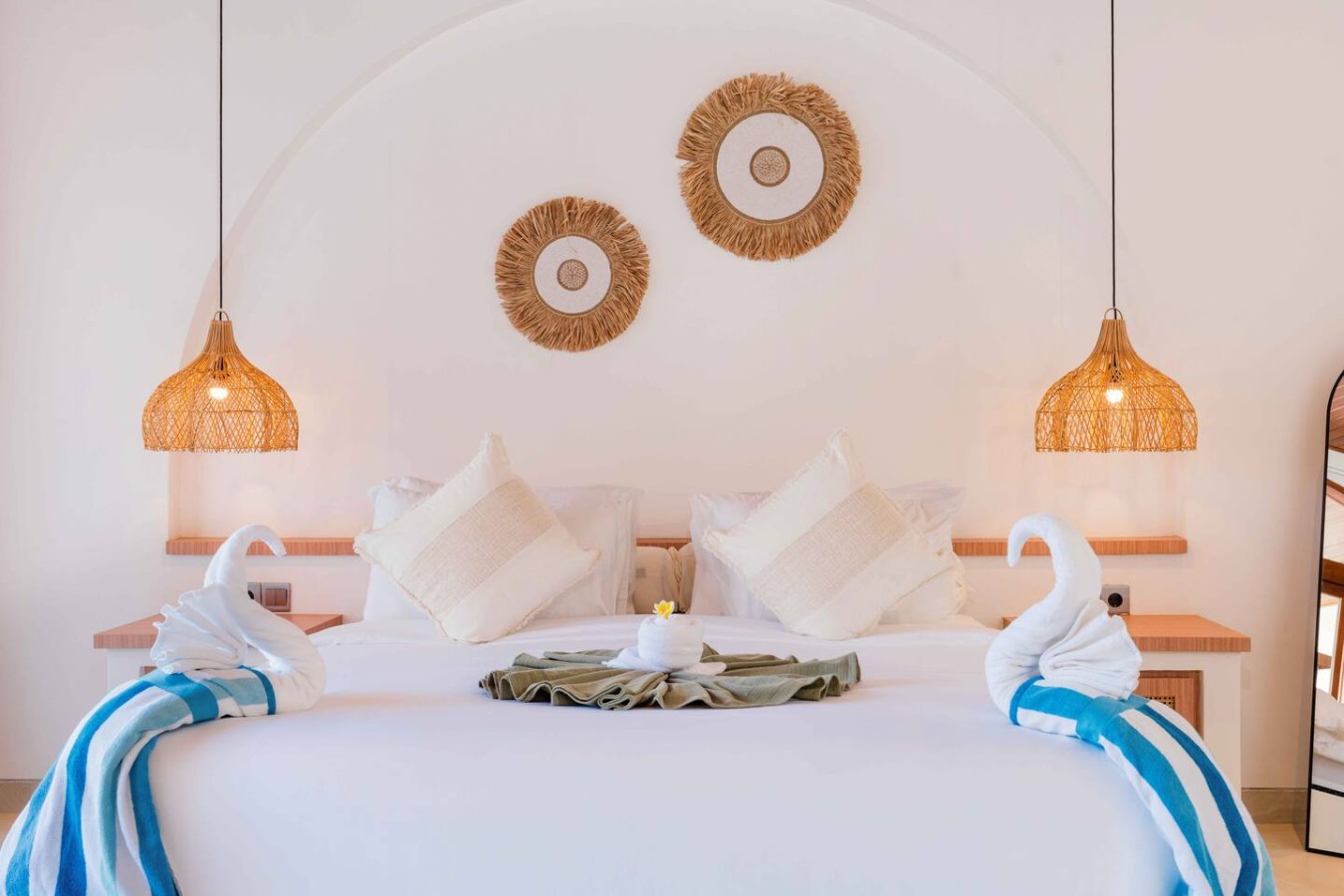 NUQ Seminyak - Spacious 3BR Pool Villa 77
