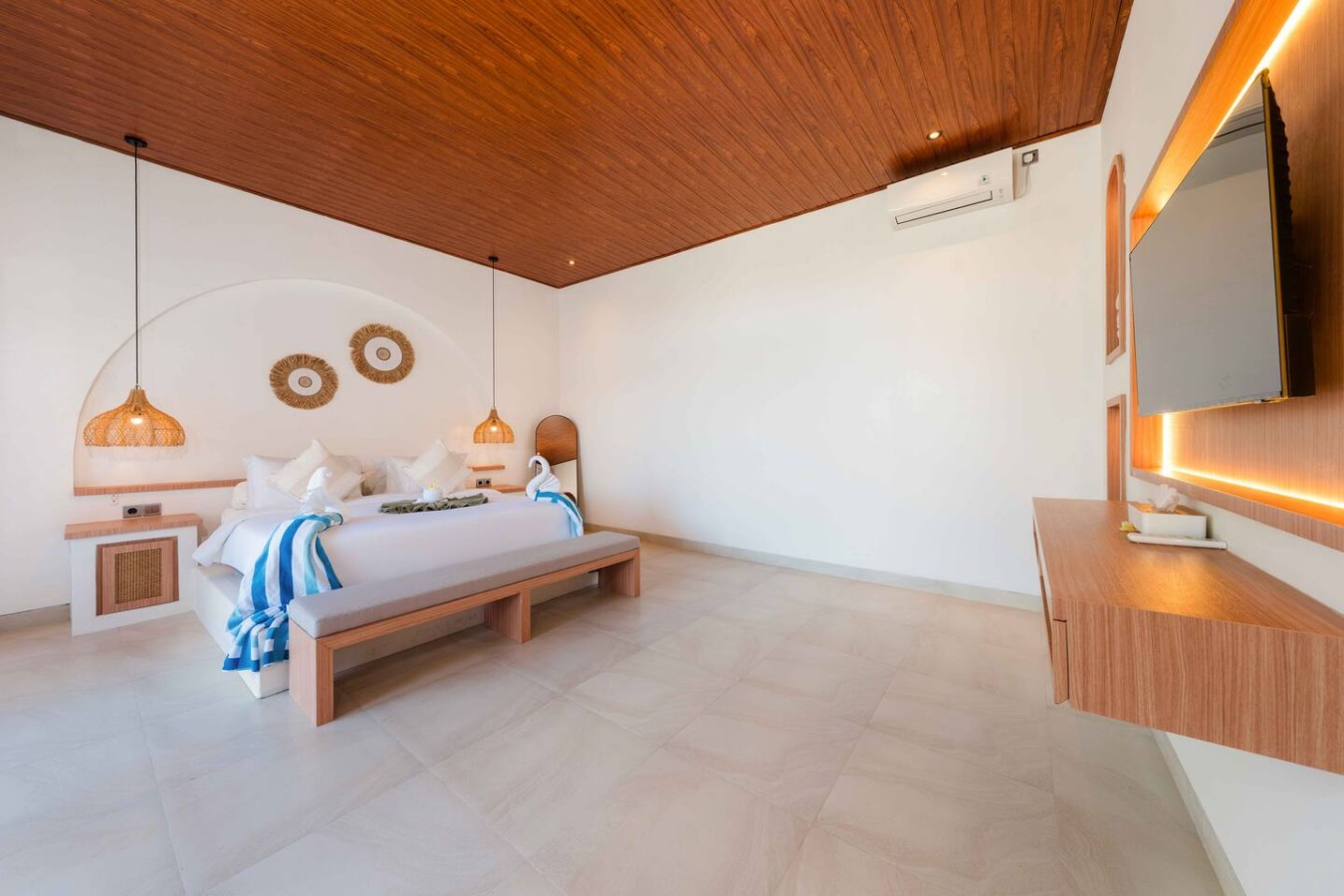 NUQ Seminyak - Spacious 3BR Pool Villa 79