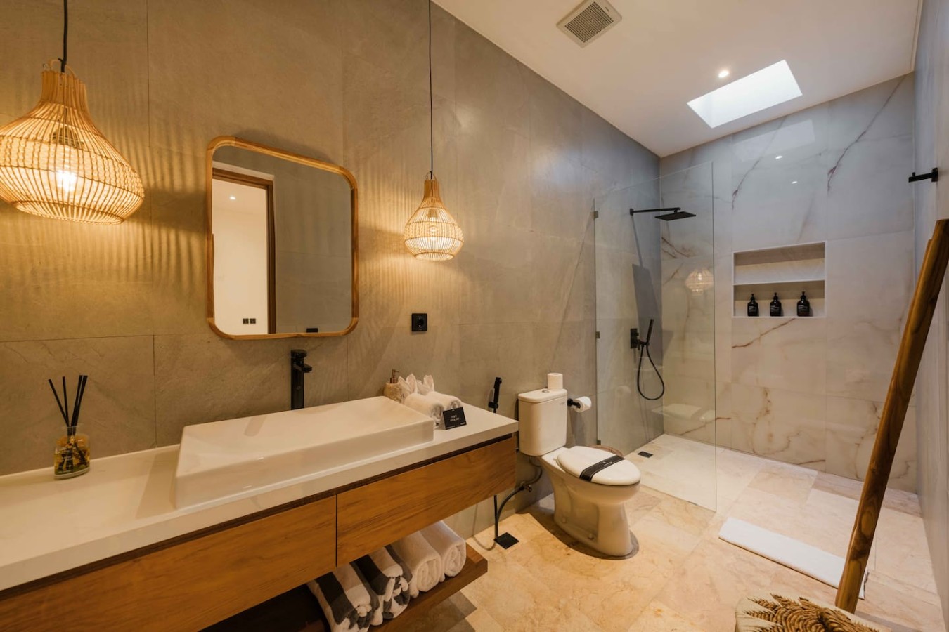Villa Cahaya | Elegant 2BR Pool Villa in Uluwatu 11