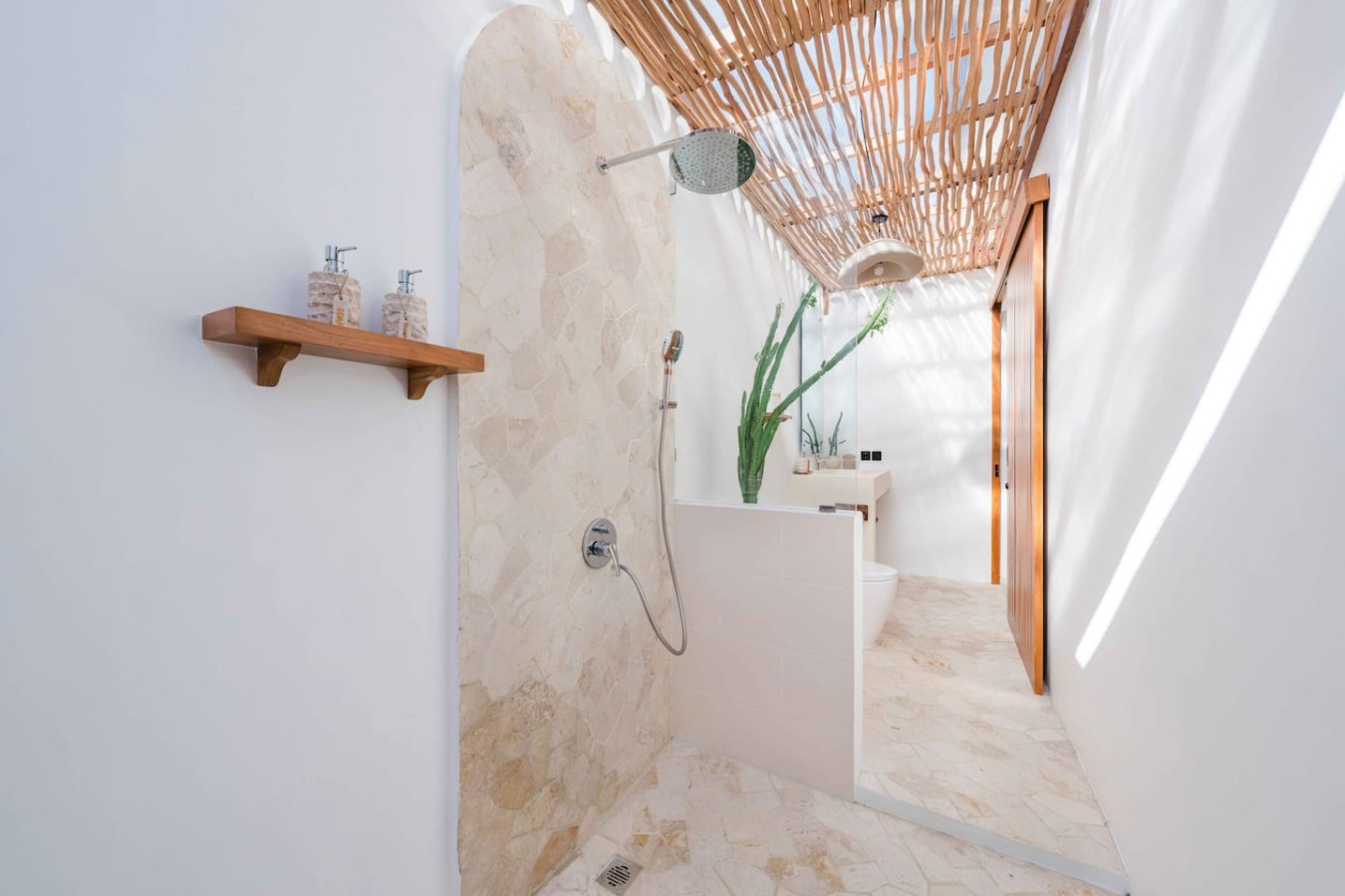 Moksha 1 - Private Ensuite Room in Uluwatu 20