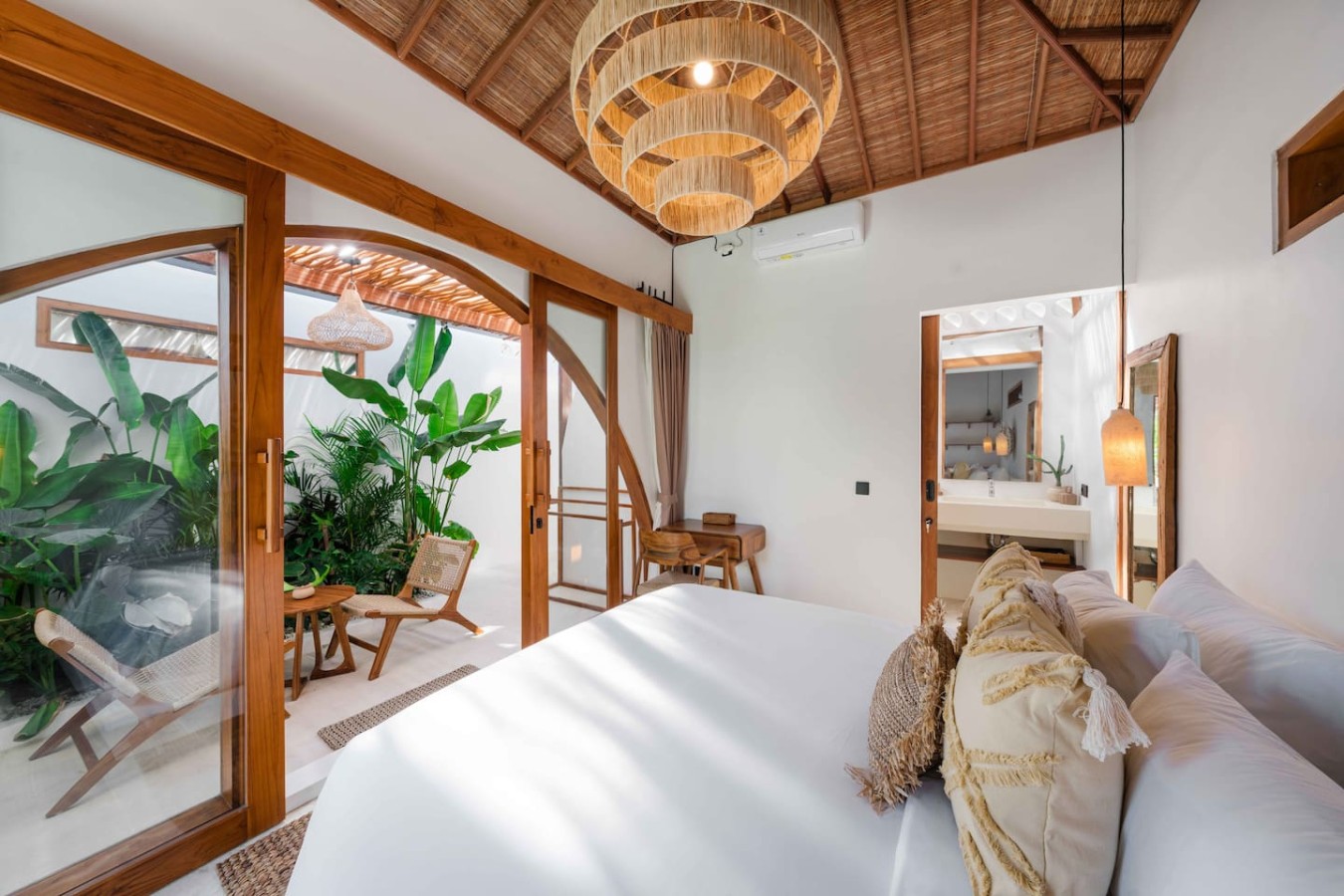 Moksha 1 - Private Ensuite Room in Uluwatu 3