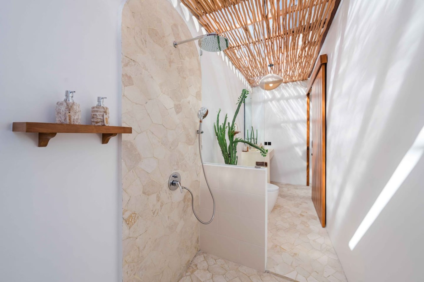 Moksha 2 - Private Suite Near Beaches in Uluwatu 21