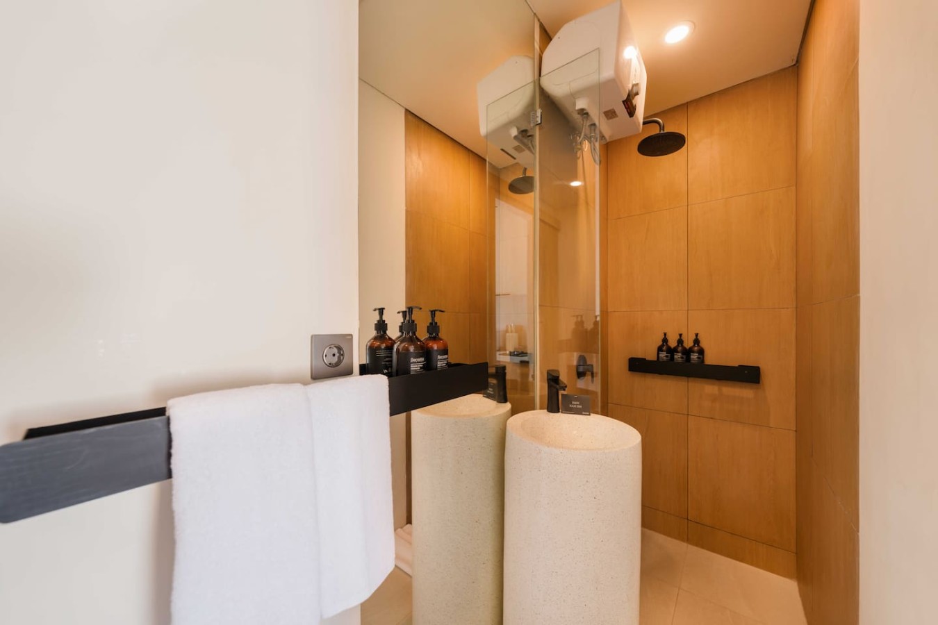 1BR Arched Villa Near Nyang Nyang Beach 17