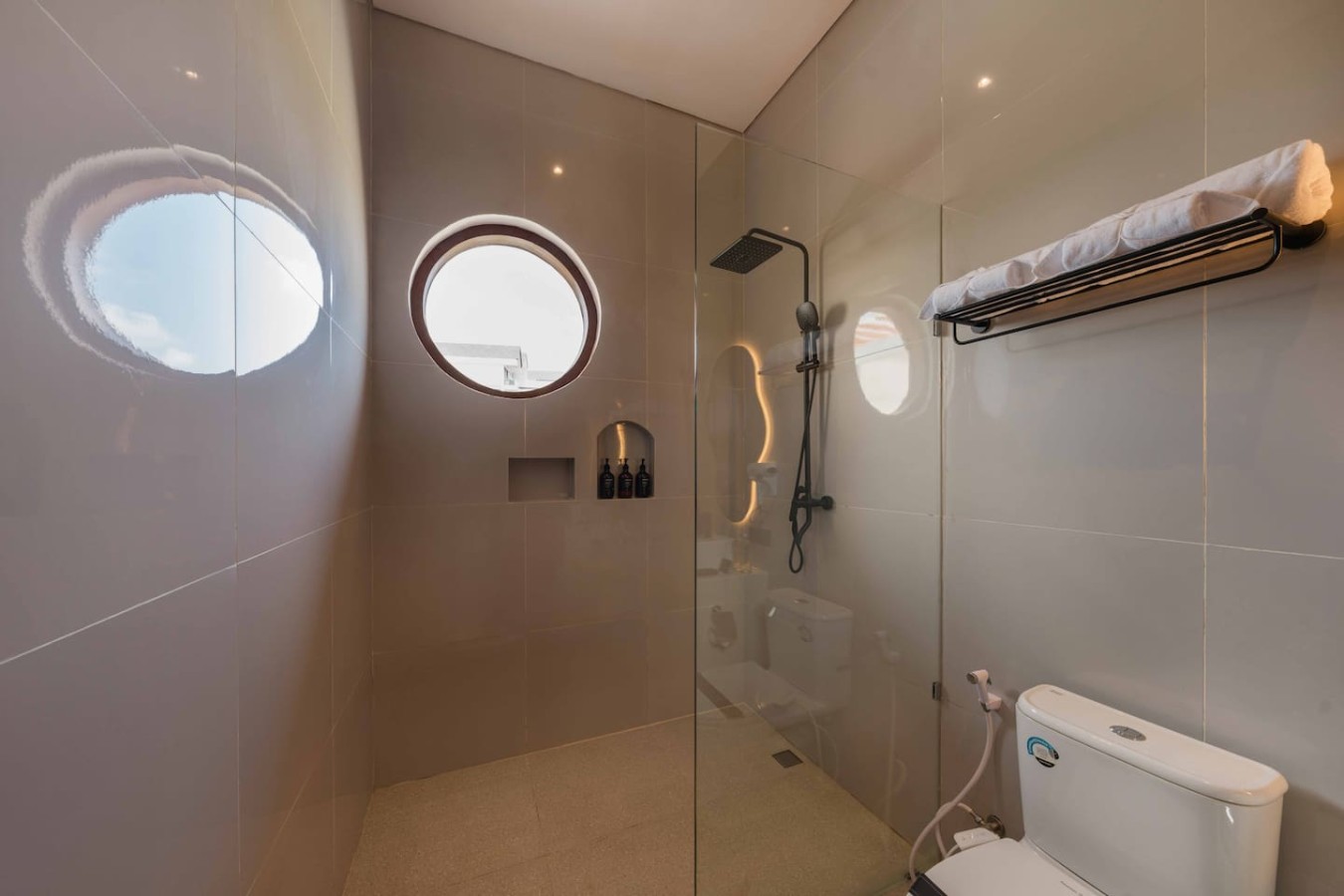 The Tidehouse | 3BR Wellness Villa 3 Min to Beach with Seaview 25