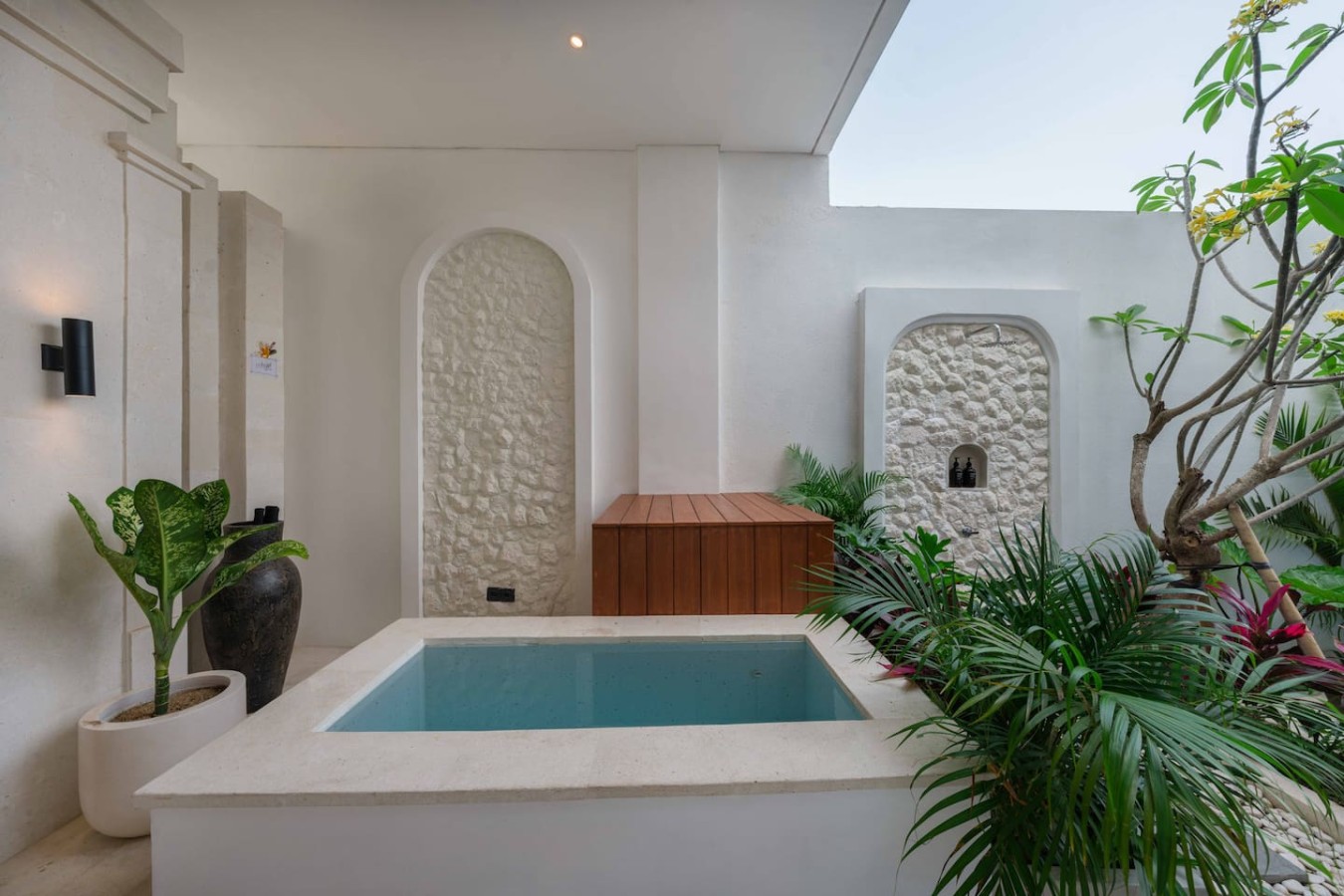 The Tidehouse | 3BR Wellness Villa 3 Min to Beach with Seaview 90