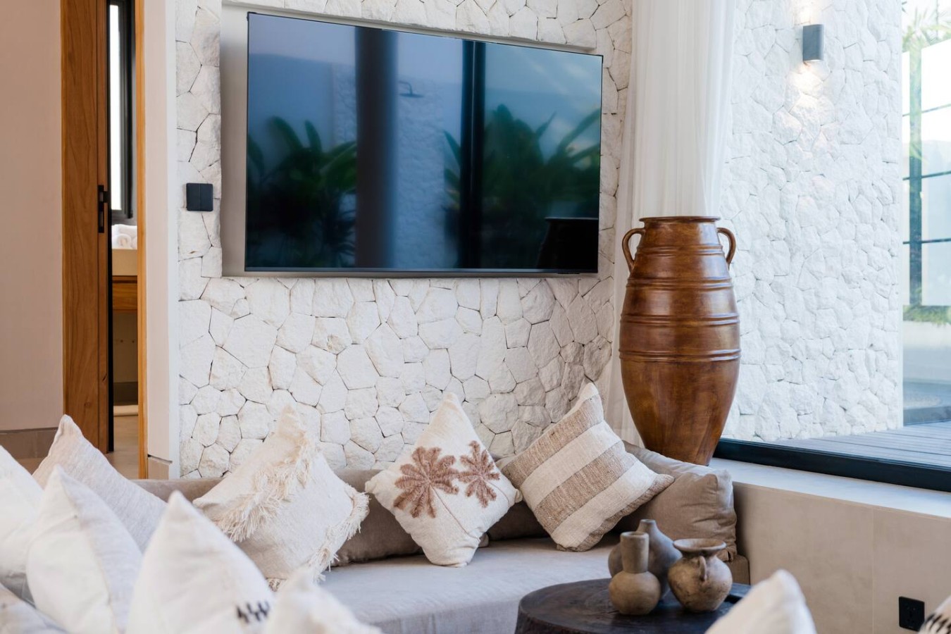 Villa Soluca | 2BR Tropical Retreat in Bingin 62