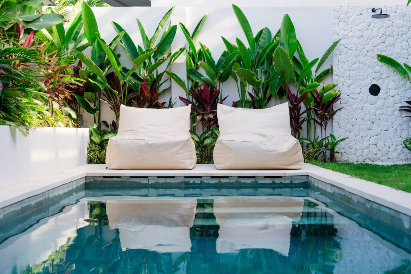 Villa Soluca | 2BR Tropical Retreat in Bingin 9