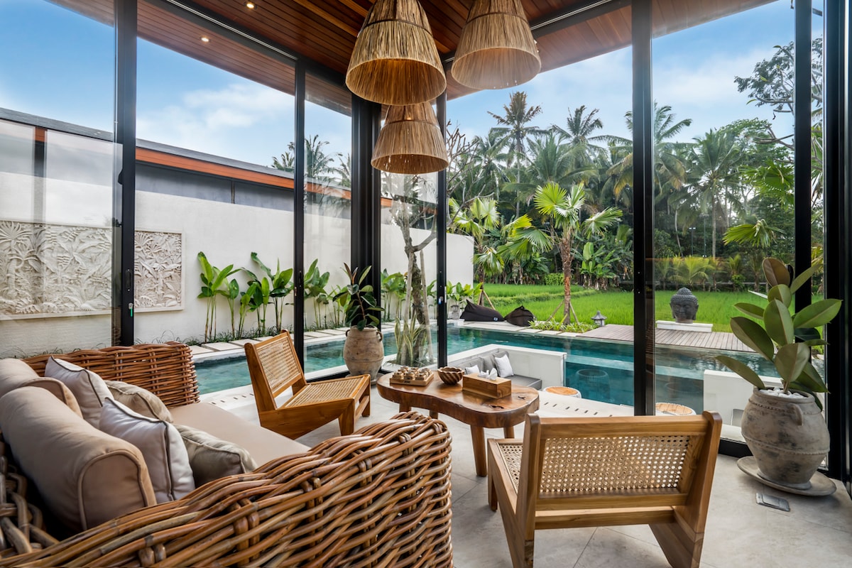 Reva 2BR Enchanted Rice Grove Villa w/InfinityPool 1