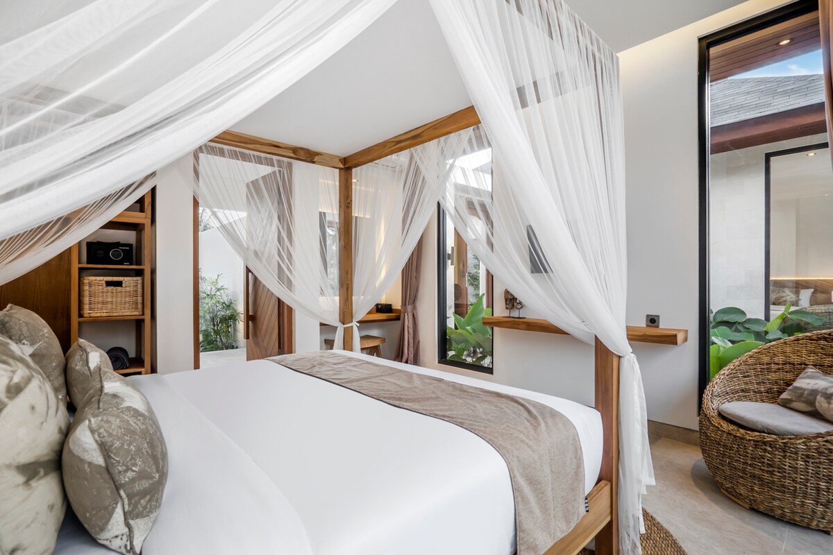 Reva 2BR Enchanted Rice Grove Villa w/InfinityPool 12