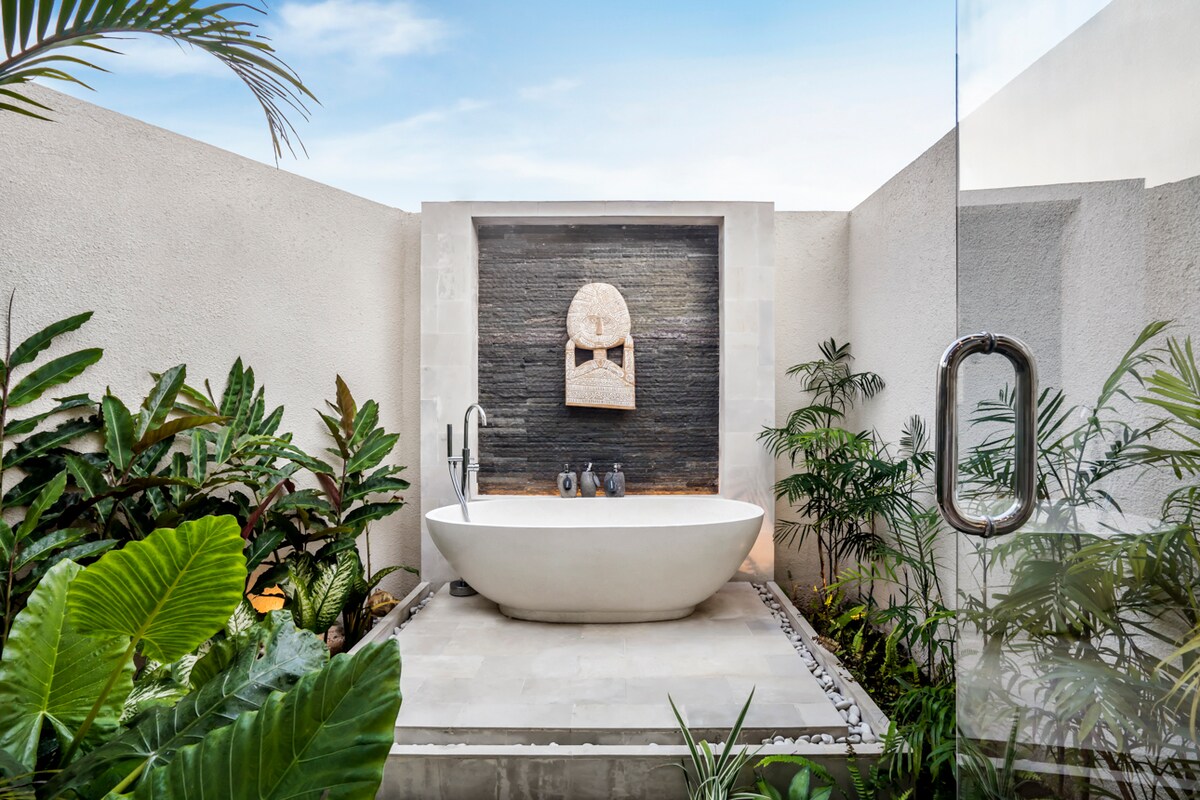 Reva 2BR Enchanted Rice Grove Villa w/InfinityPool 19