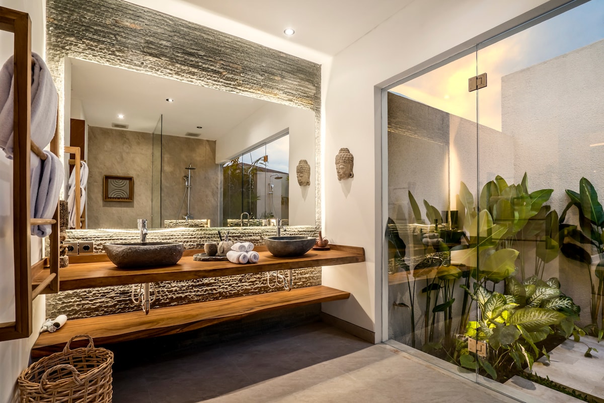 Reva 2BR Enchanted Rice Grove Villa w/InfinityPool 23