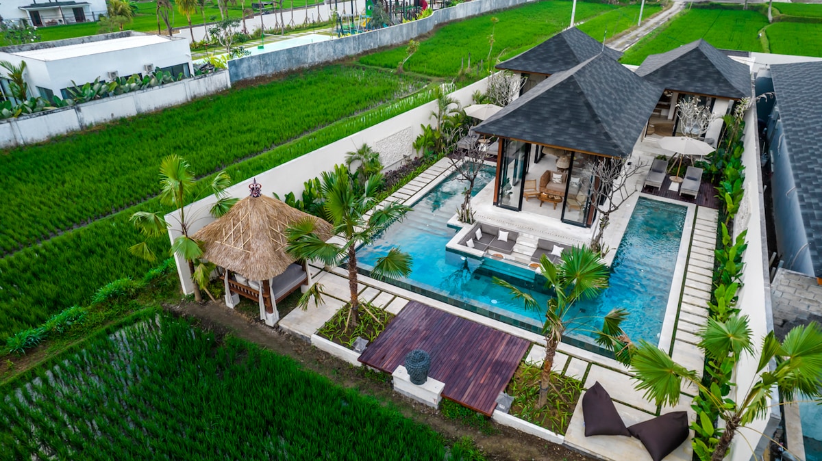 Reva 2BR Enchanted Rice Grove Villa w/InfinityPool 24