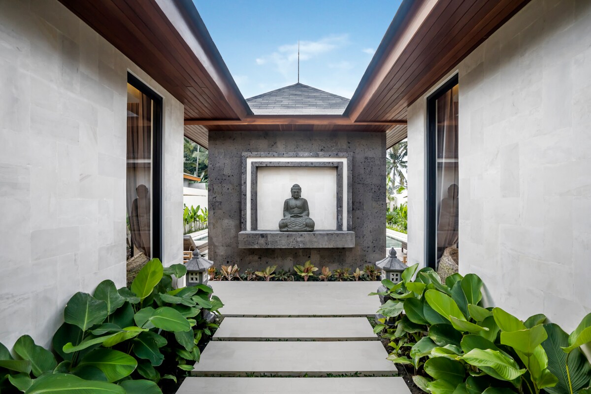 Reva 2BR Enchanted Rice Grove Villa w/InfinityPool 25