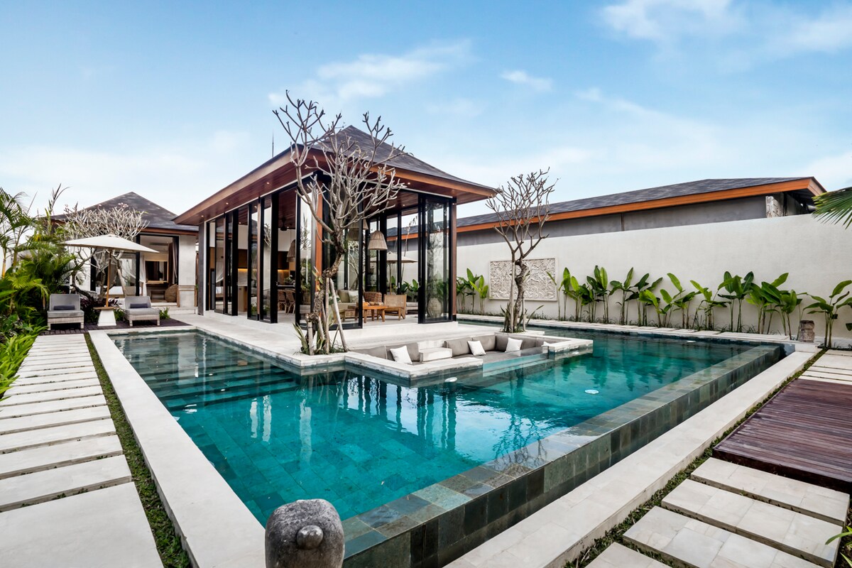 Reva 2BR Enchanted Rice Grove Villa w/InfinityPool 28