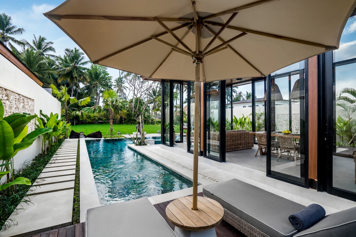 Reva 2BR Enchanted Rice Grove Villa w/InfinityPool 32