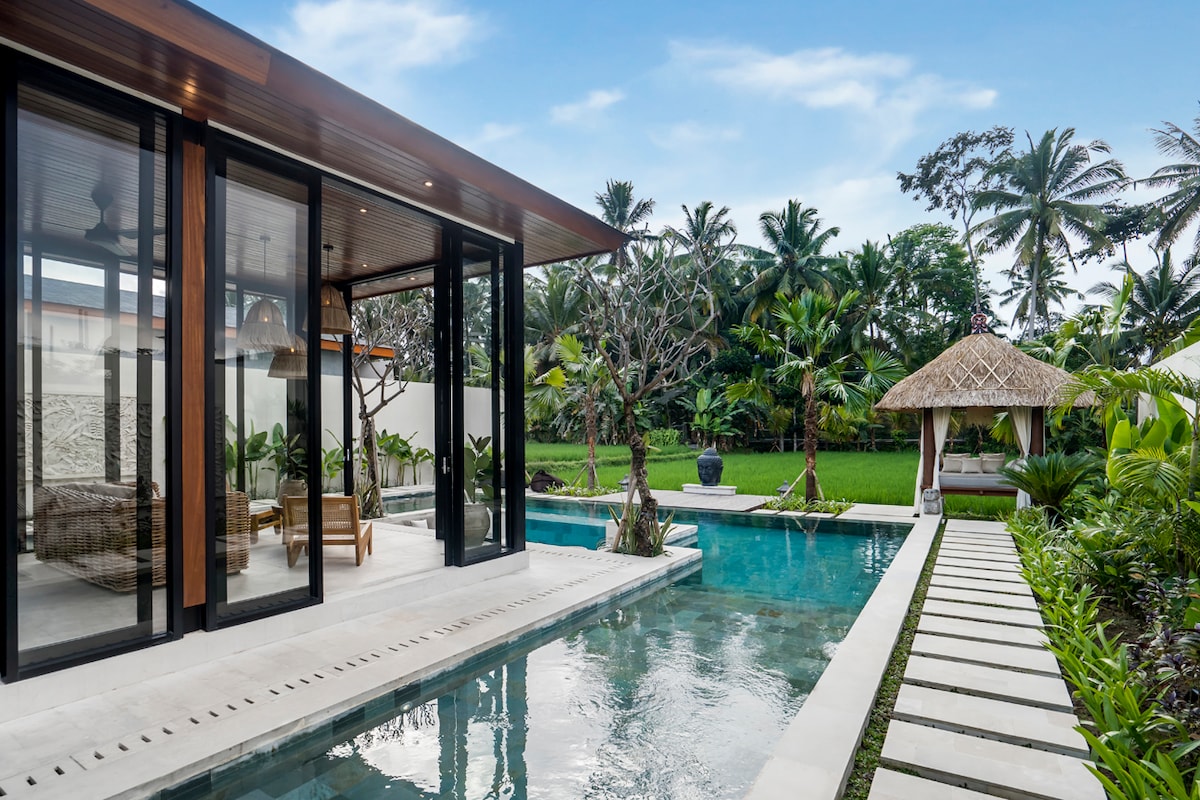 Reva 2BR Enchanted Rice Grove Villa w/InfinityPool 33