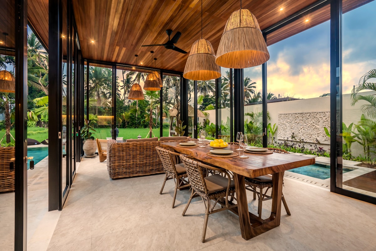 Reva 2BR Enchanted Rice Grove Villa w/InfinityPool 7