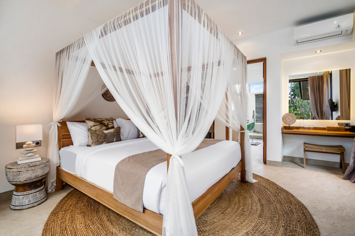 Reva 2BR Enchanted Rice Grove Villa w/InfinityPool 8