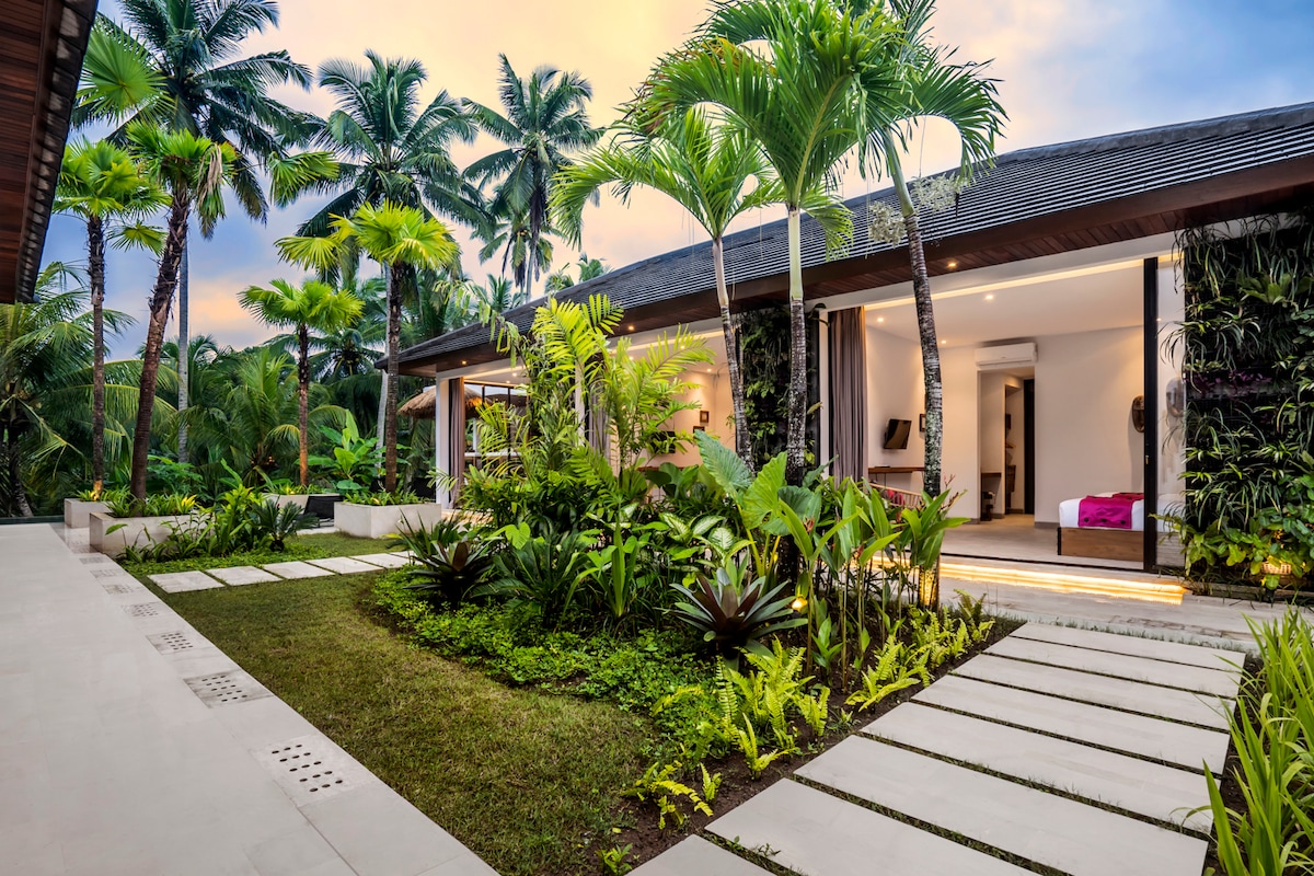 Villa Vertical Garden: 5BR w/Infinity Pool in Ubud 23