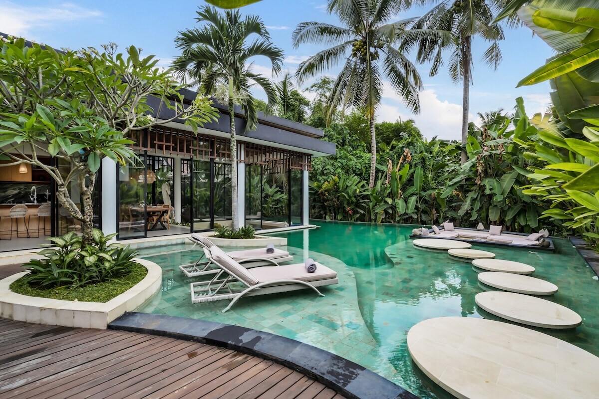 Villa Gabrielle: 4BR w/ Pool & Jungle View in Ubud 21
