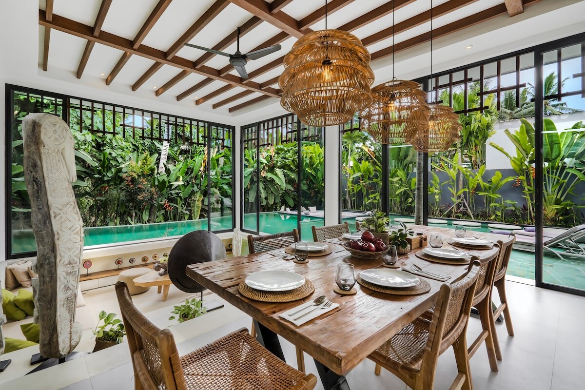 Villa Gabrielle: 4BR w/ Pool & Jungle View in Ubud 4