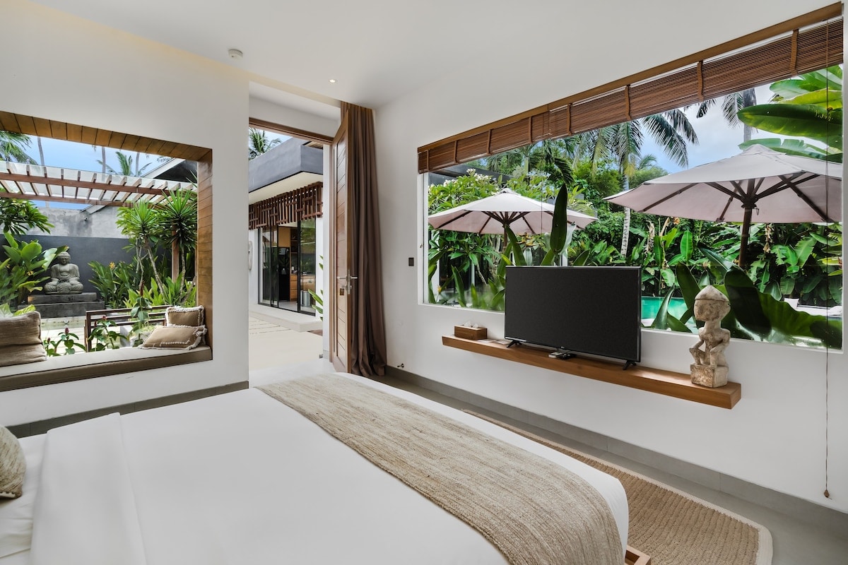 Villa Gabrielle: 4BR w/ Pool & Jungle View in Ubud 8