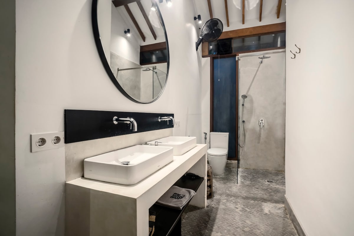 Bloom 1BR Joglo, 900m to Beach in Canggu Center 5