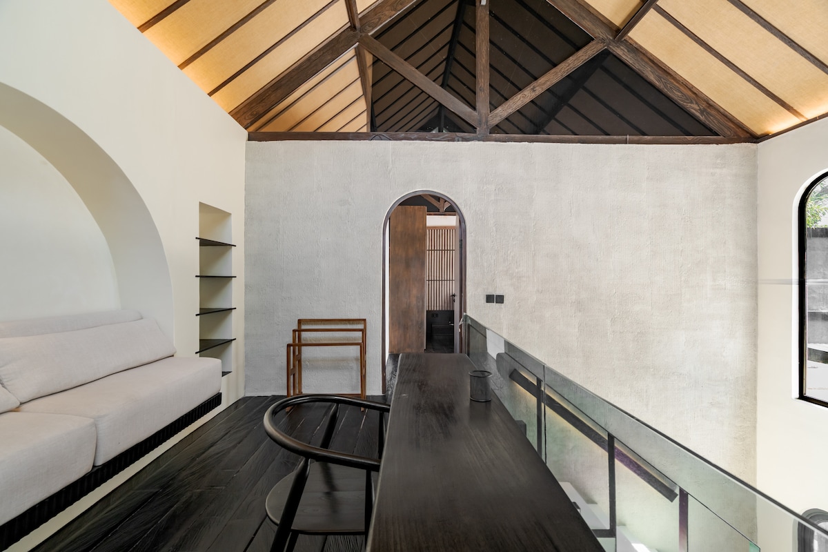 Casa Lampara 2BR Oasis, Steps from Pererenan Beach 6