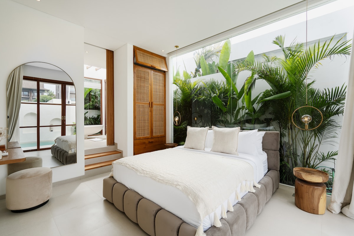 Villa Asri 1BR Romantic w/ Bathtub & Near to Beach 10