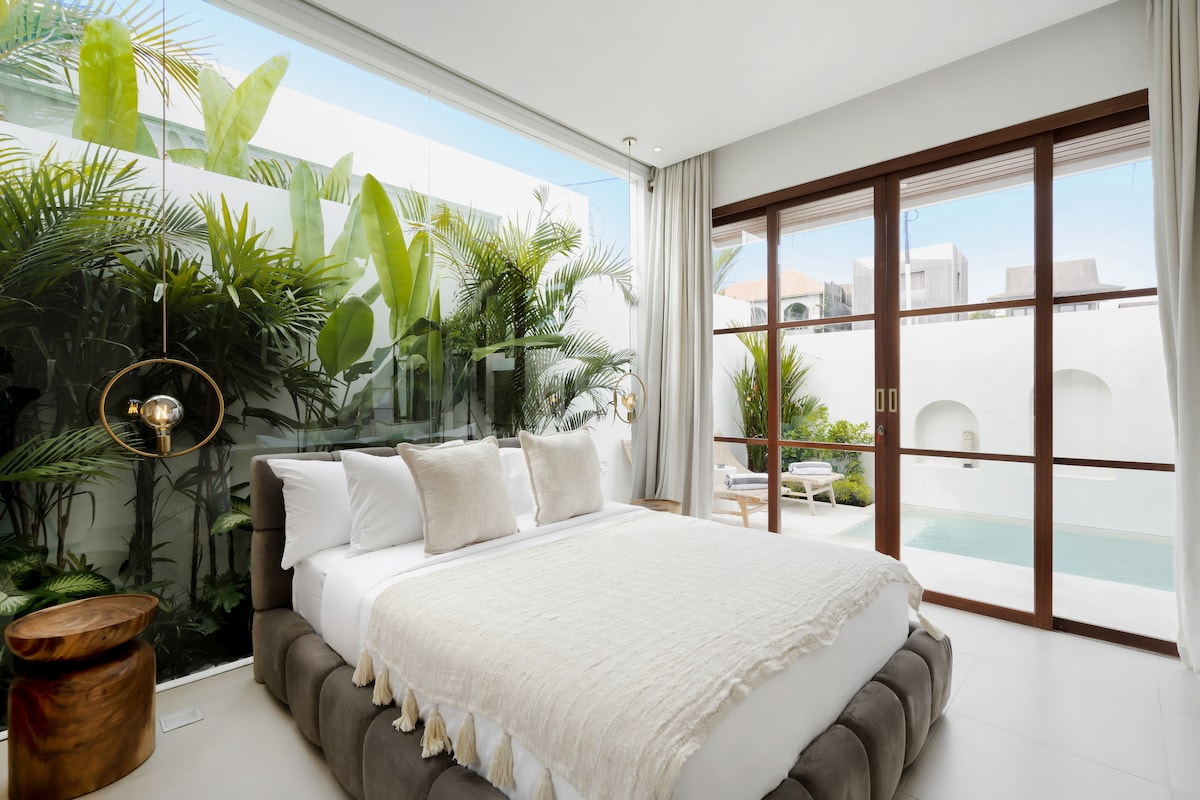 Villa Asri 1BR Romantic w/ Bathtub & Near to Beach 11