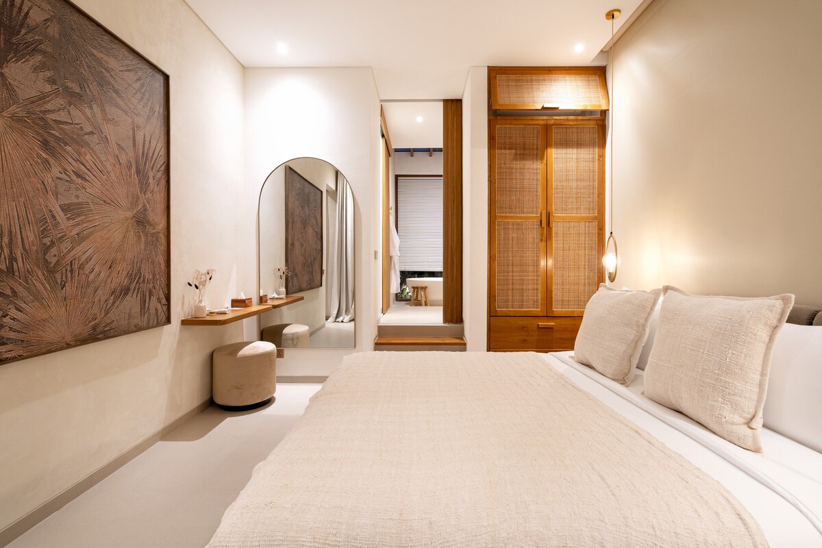 Villa Asri 1BR Romantic w/ Bathtub & Near to Beach 12