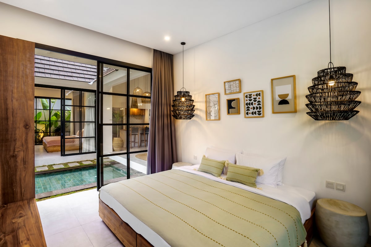 Villa Celavie - 4BR Villa in Tumbakbayuh 11