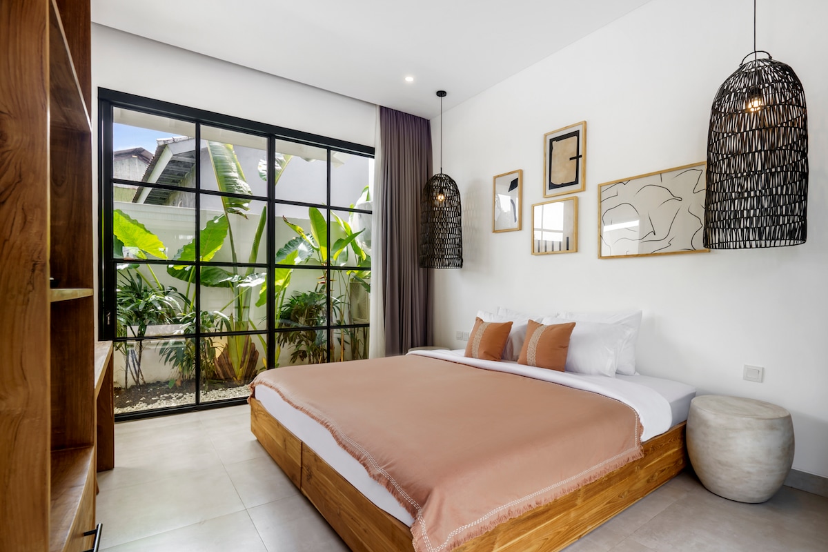Villa Celavie - 4BR Villa in Tumbakbayuh 12