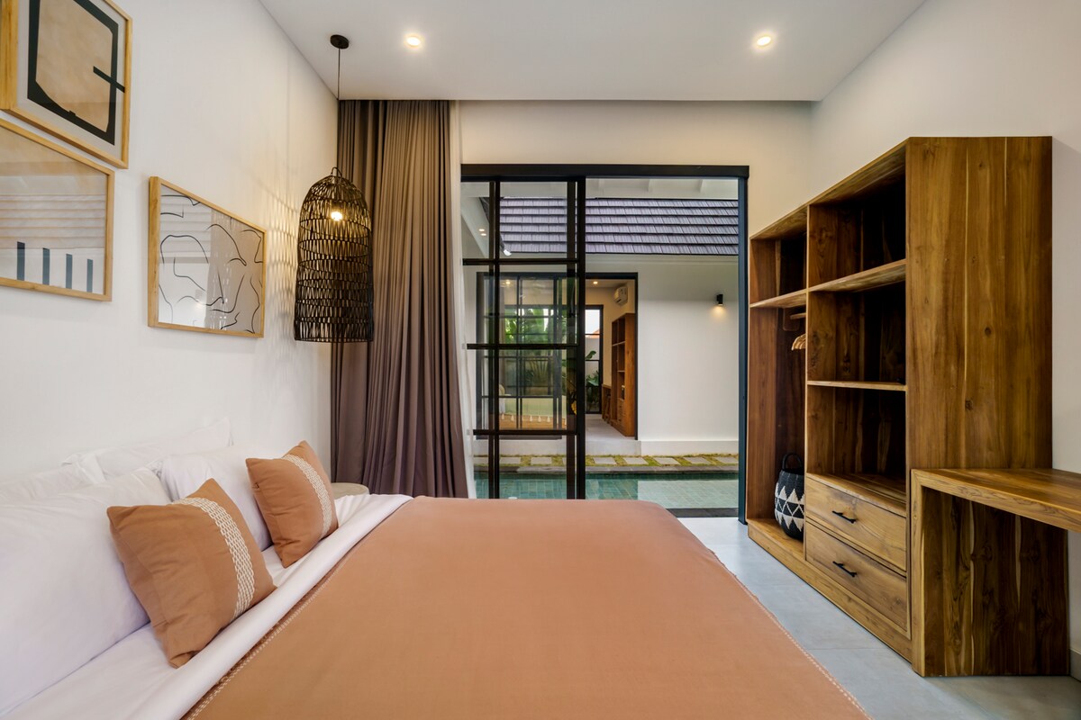 Villa Celavie - 4BR Villa in Tumbakbayuh 13