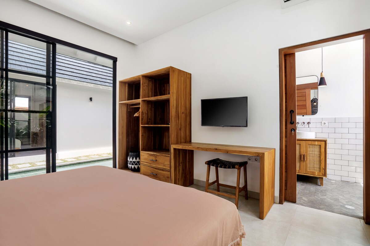 Villa Celavie - 4BR Villa in Tumbakbayuh 14