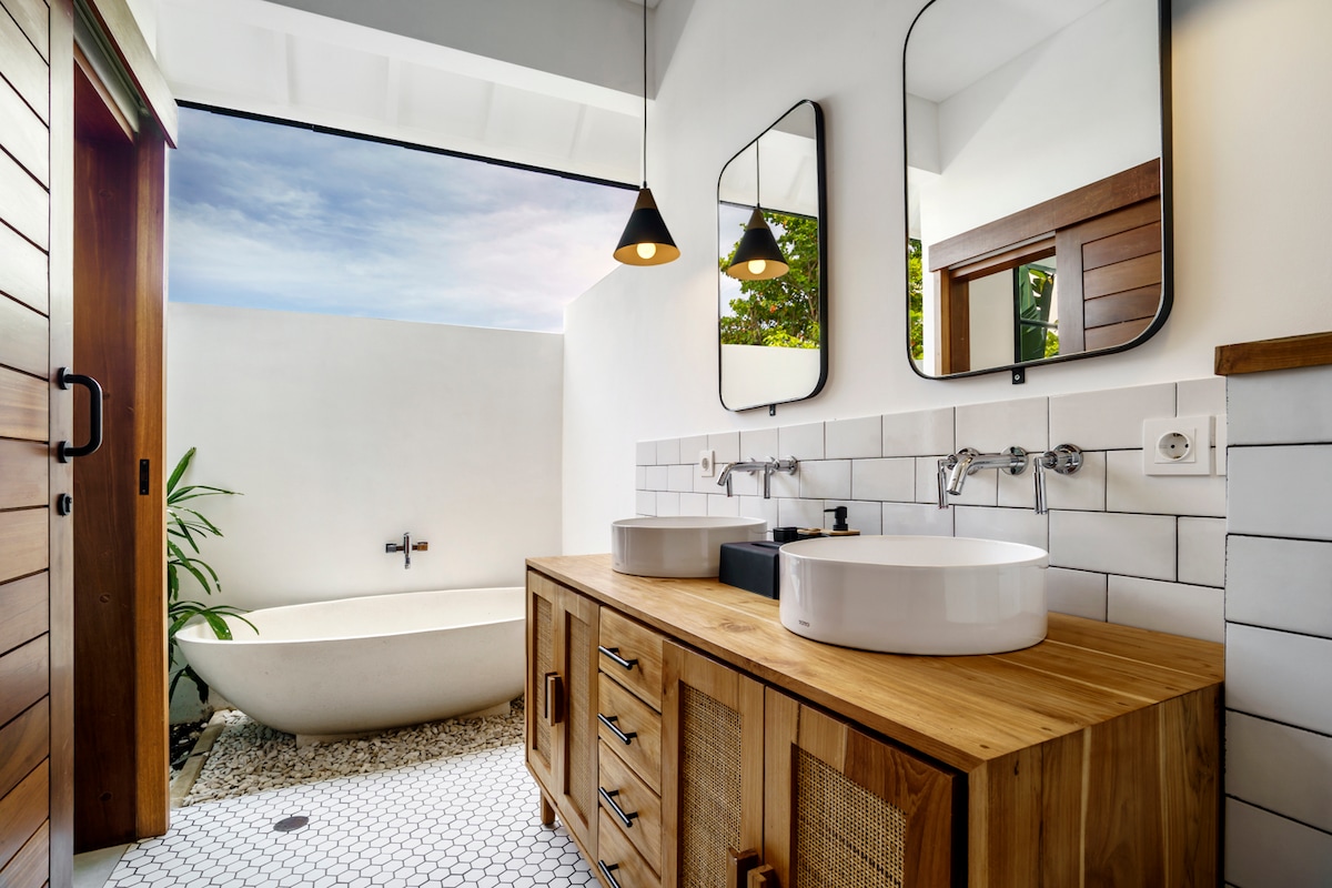 Villa Celavie - 4BR Villa in Tumbakbayuh 22