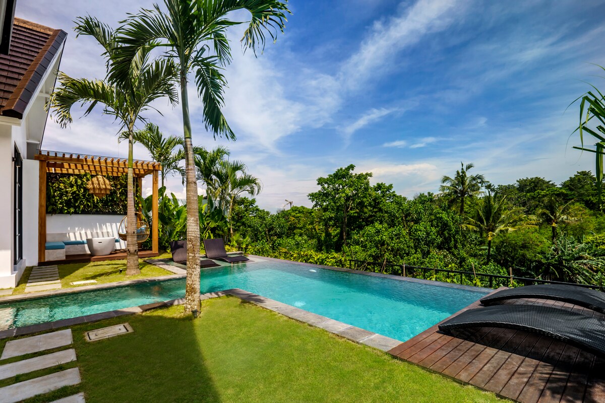 Villa Celavie - 4BR Villa in Tumbakbayuh 31