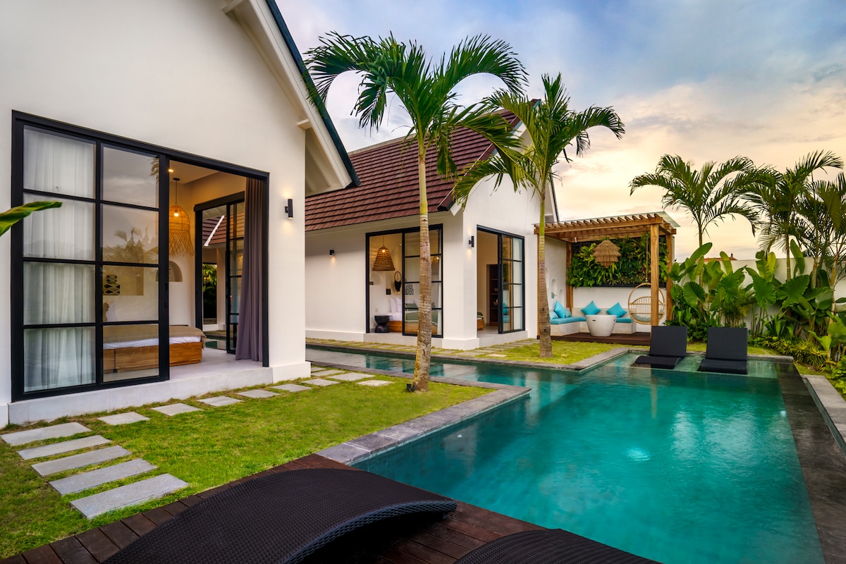 Villa Celavie - 4BR Villa in Tumbakbayuh 32