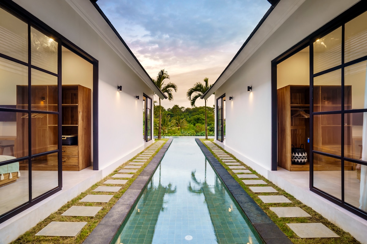 Villa Celavie - 4BR Villa in Tumbakbayuh 33