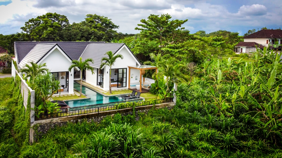 Villa Celavie - 4BR Villa in Tumbakbayuh 36
