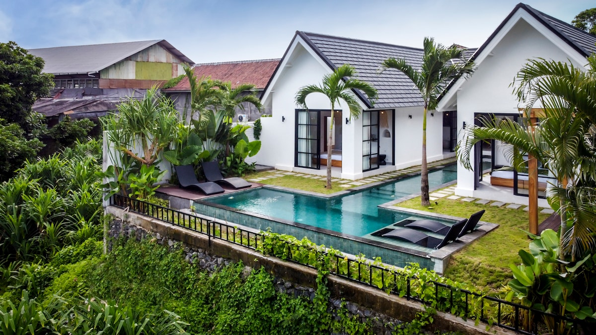 Villa Celavie - 4BR Villa in Tumbakbayuh 37