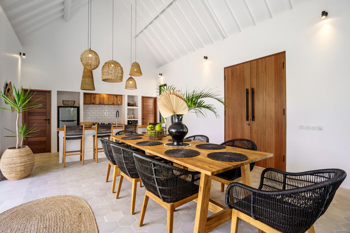 Villa Celavie - 4BR Villa in Tumbakbayuh 5