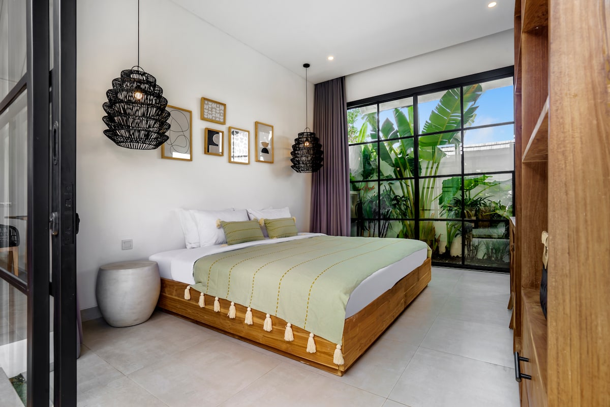 Villa Celavie - 4BR Villa in Tumbakbayuh 9