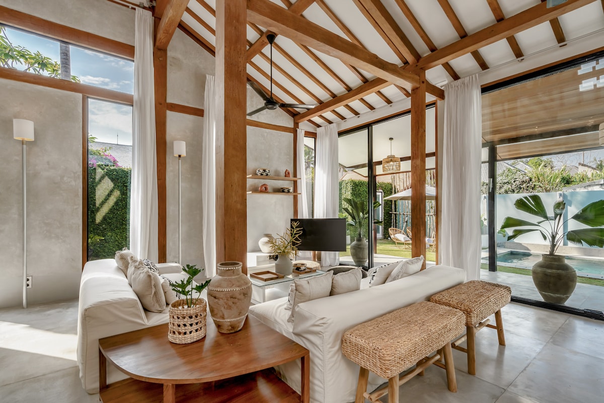 The Limasan, Authentic 2BR Villa 80m from Beach! 2