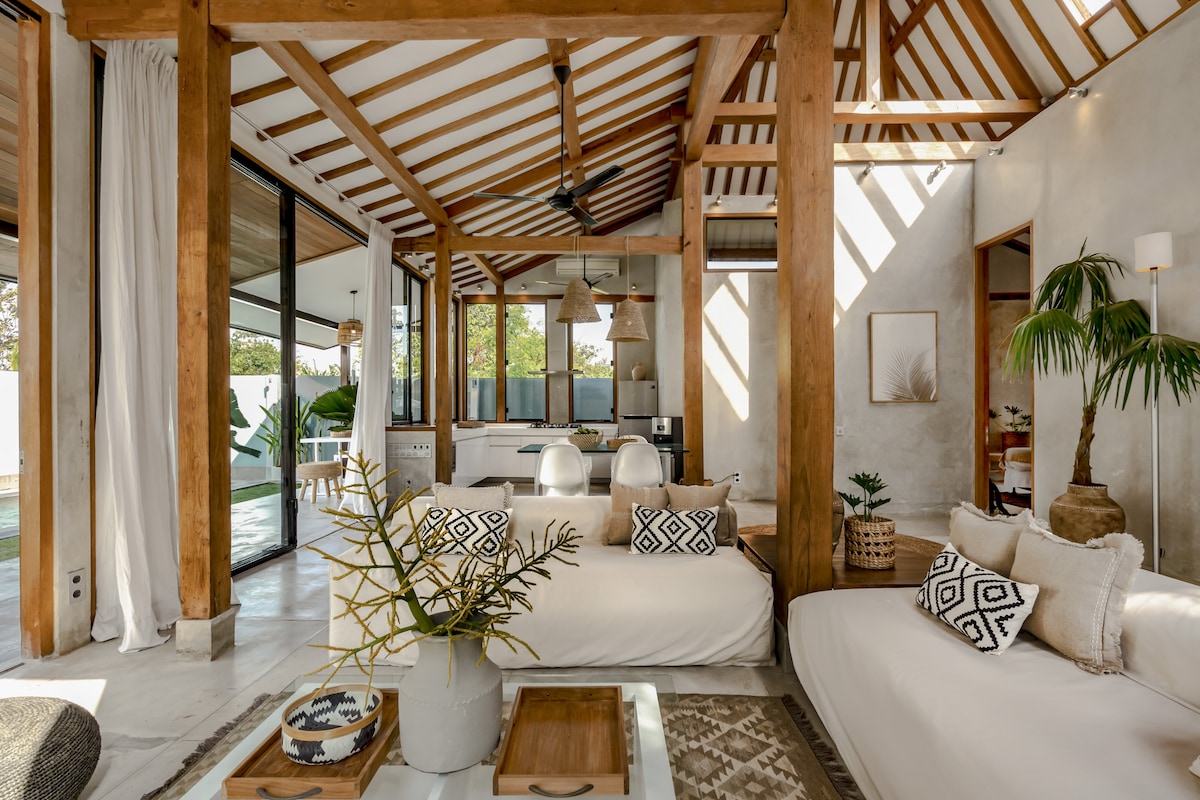 The Limasan, Authentic 2BR Villa 80m from Beach! 3